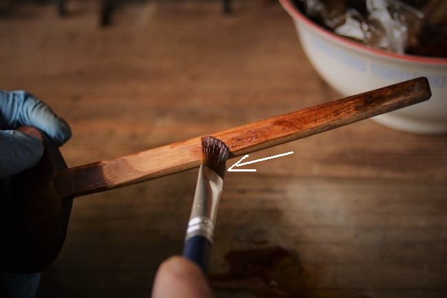 木の食器に生えたカビを擦り漆で隠す方法